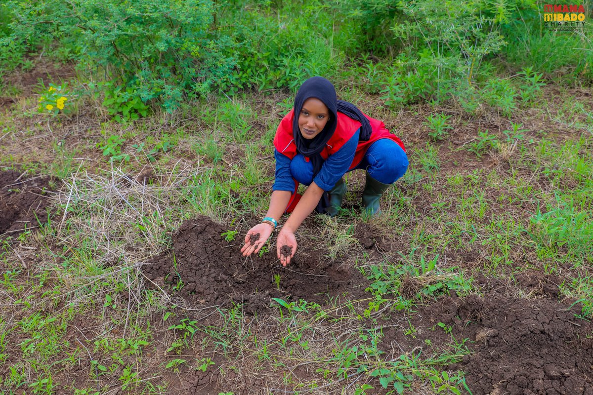 MamaIbado's tweet photo. When city girls visit the farm.
Happy Earth Day!
#WazeeWaKenya #MamaIbadoCharity #EarthDay #EarthDay2023 #SustainabilityProgram #Isiolo #IsioloCounty #Kenya #Matabithi #RestoringDignitytoourseniors #Canada #Ontario #Toronto https://t.co/tcZGp9X0zY