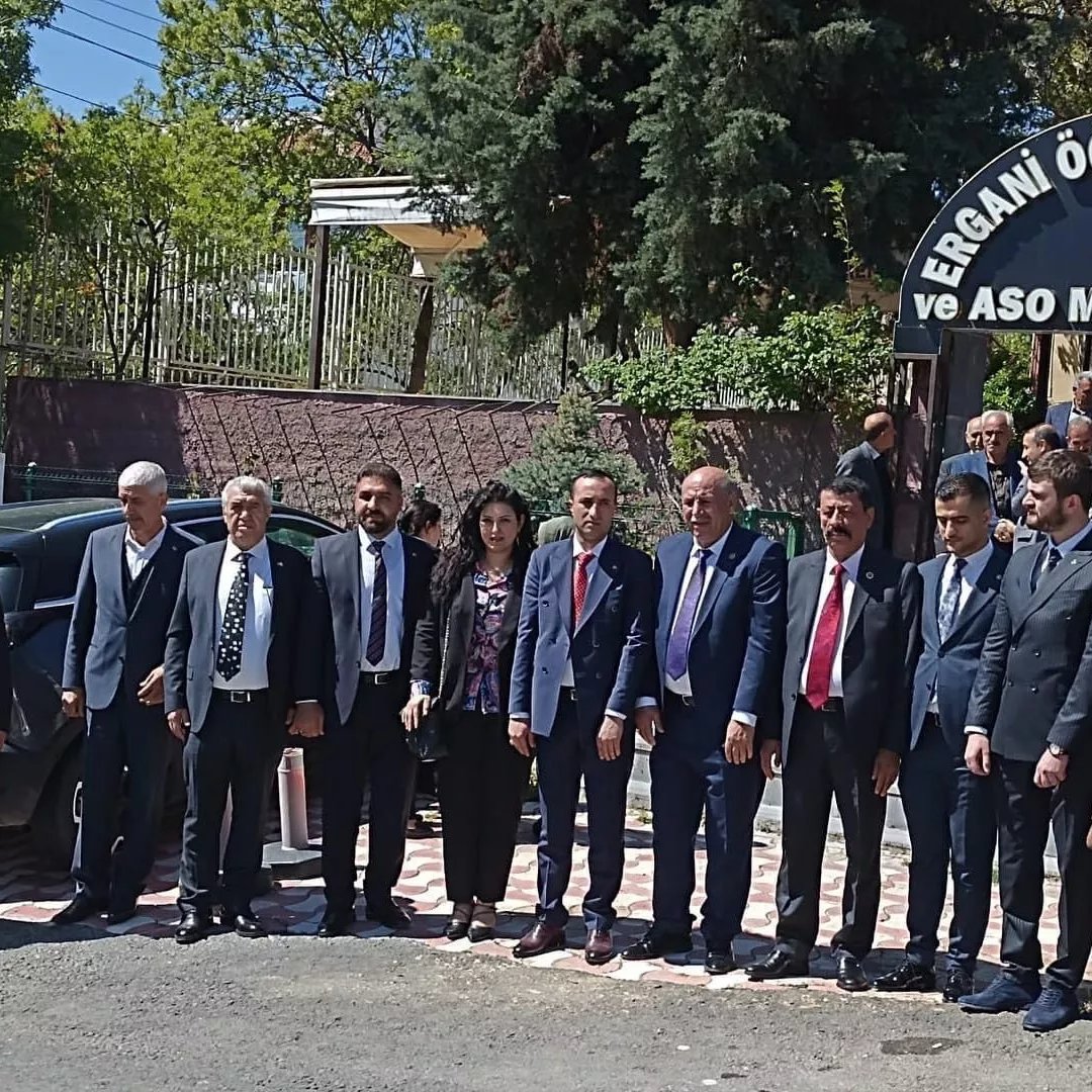 Milliyetçi Hareket Partisi Diyarbakir il Başkanımız Miktat Arslan ve ilçe Başkanımız Öncülüğünde Ergani ilçemizde Değerli Kaymakamımızın Organize Ettiği Bayramlaşma Törenine Katilim Sağladık.