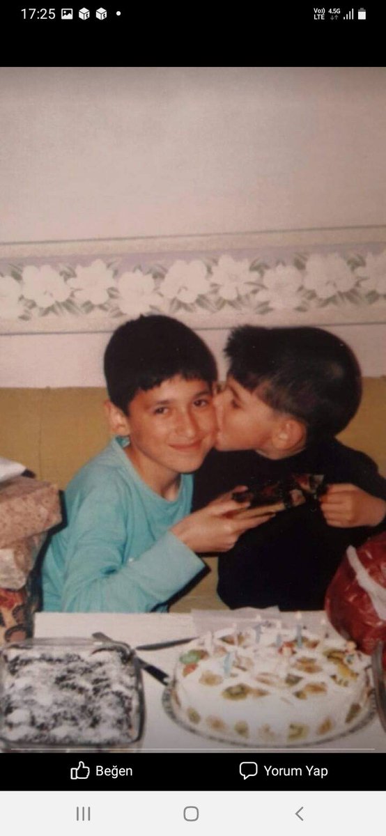 nurtentan2001's tweet photo. Kardeşine nasıl düşkün olduğunu  nasil abilik yaptığını anlatmaya kelimeler yetmez umutulas'ım sizi ayıranlar gün yüzü görmesin.😭😭😭😭#isiaskatilleri# https://t.co/ZqUuKgtJpf