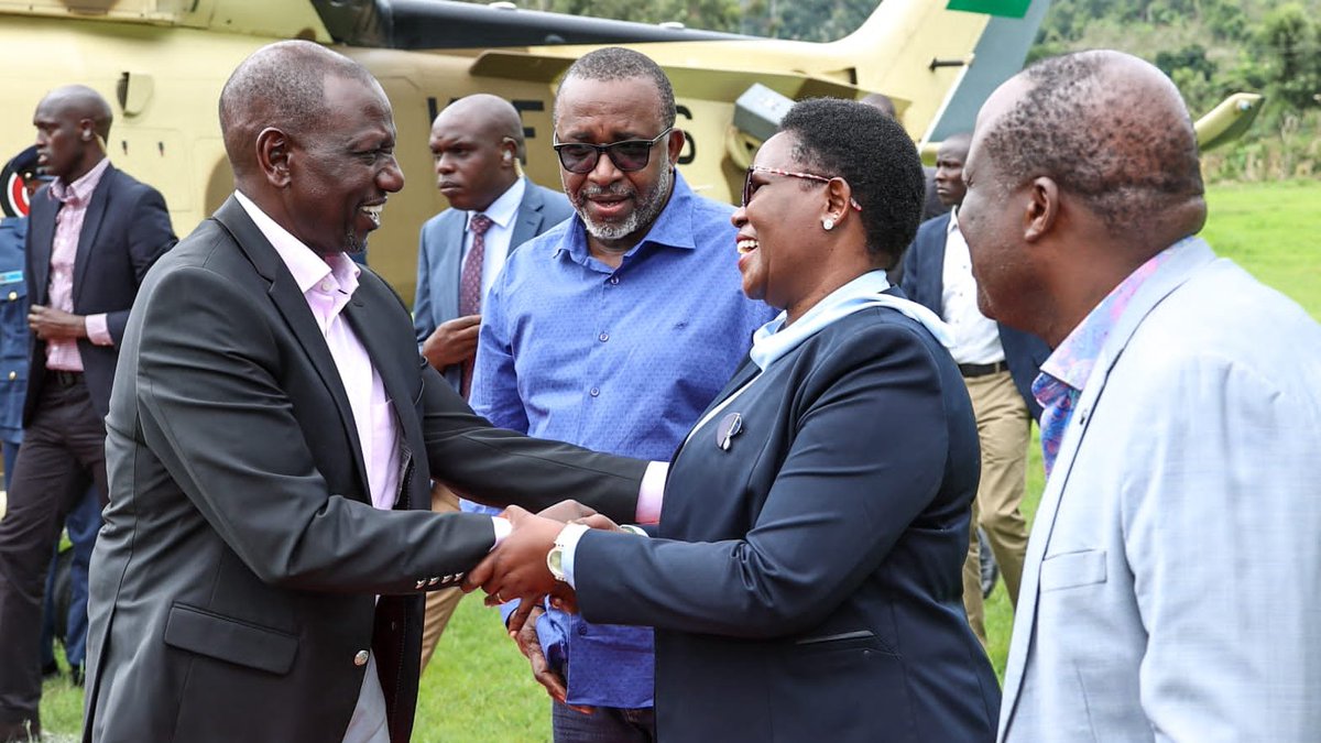 WilliamsRuto's tweet photo. We will unlock our economic potential through the construction, expansion, improvement and maintenance of road networks across Kenya. Quality infrastructure will ease transport, improve connectivity and ease accessibility, especially for rural areas. https://t.co/VpAZ3CABWy
