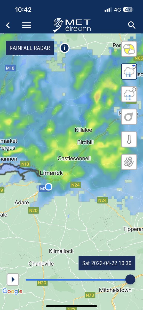 Ominous Earth Day sky Shannonside rolling malting barley fields with haste as Met Éireann radar confirms rain less than a mile away. @GrowersGrain @farmersjournal @TeagascCrops #EarthDay #EarthDay2023