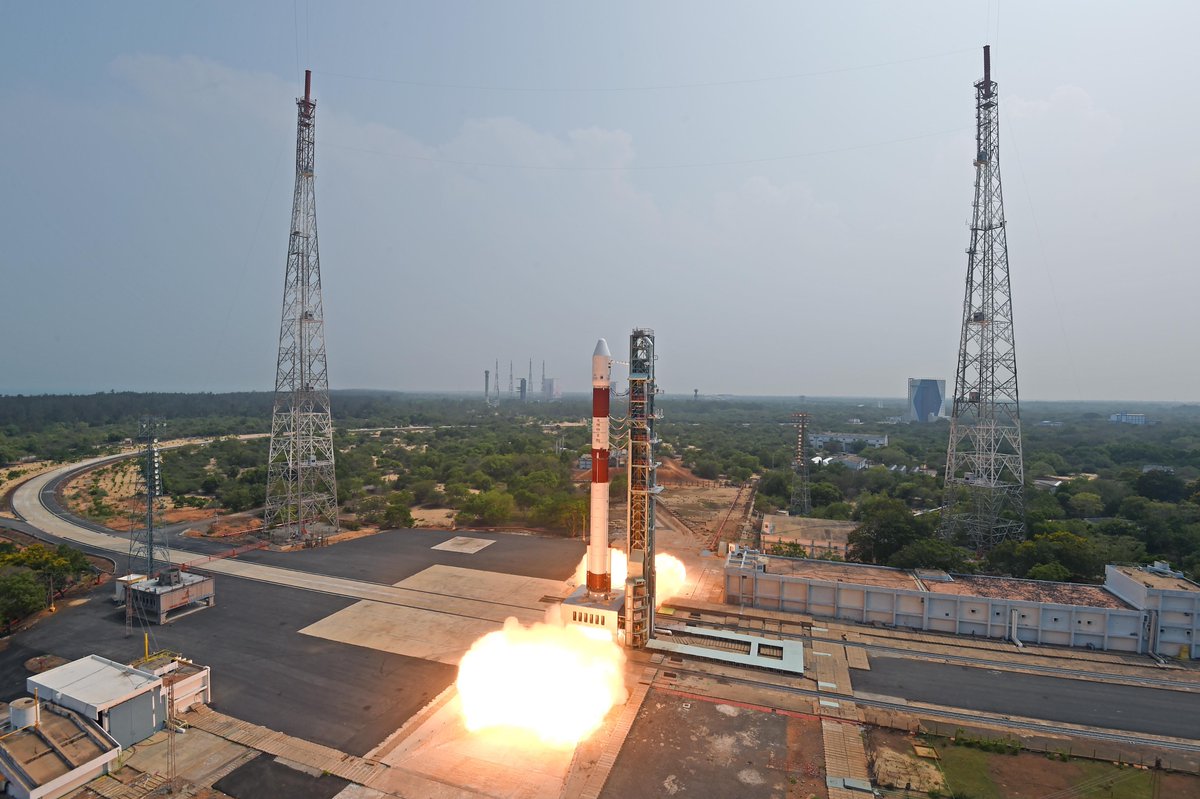 isro's tweet photo. While the POEM is being written,
here are initial 📸... https://t.co/cfoxt7Op8I