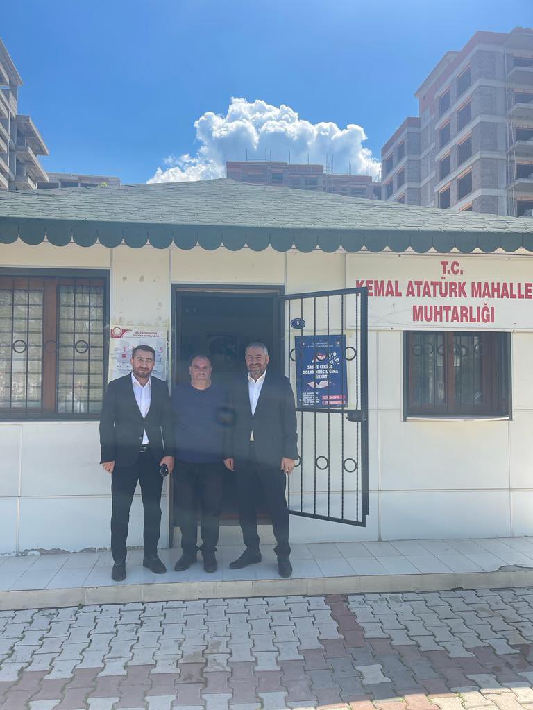📍Menemen

Şahsımın da ikamet ettiği Kemal Atatürk Mahallesi’nin Muhtarı Davut Duman’ı ziyaret ettik. Seçim koordinasyonu başta olmak üzere halkımızın talep, öneri ve şikayetleri üzerine istişarelerde bulunduk.

Muhtarımıza çalışmalarında muvaffakiyetler diliyor, millete aşkla ve