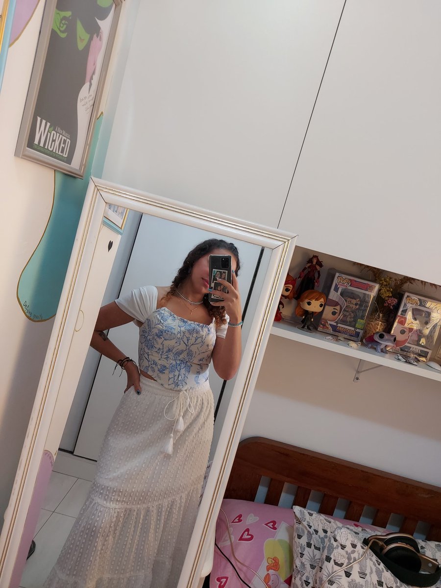 xgabyesteves's tweet photo. Meu look bonitinho para o #FrozenInConcert 💙 https://t.co/oi56qn67nn