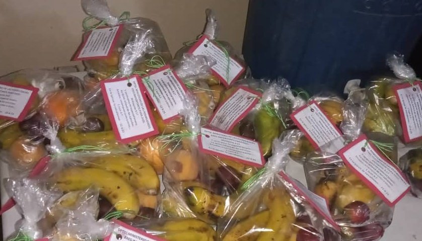 Celebrando el compartir con los abuelitos de la iglesia. 

Hoy es un día especial en el que Dios nuestra su amor por medio de los actos de bondad de su pueblo