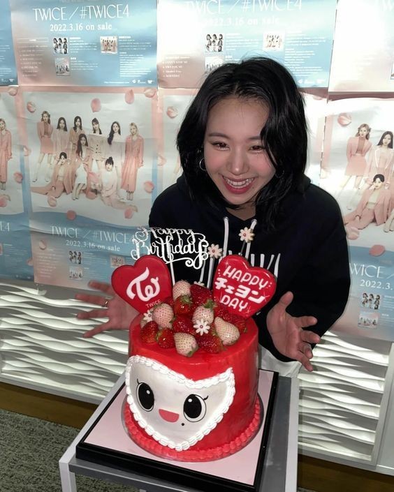 leochaert's tweet photo. chaeyoung 24th birthday giveaway 🐯🍓🖤

1 winner of 240 php gcash

rules: 
- mbf
- like and rt this tweet
- drop tags

happy chaeyoung day 🍓🐯
#딸기향_나는_봄날의_채영아
#Mylove_Mylove_Chaeng
@JYPETWICE

ends on april 24 2023 https://t.co/41GbBoYrc3
