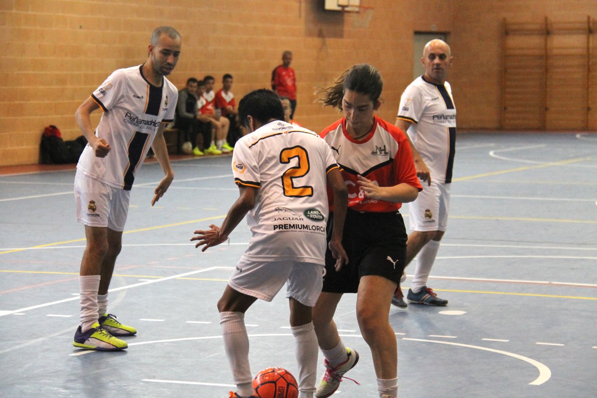 nohaylimiteyecl's tweet photo. Poco público en esto del deporte adaptado ,pero muchas ilusiones ,sueños y disfrute del mejor deporte en estado puro.
Nuestros chicos sacaron el partido adelante por un 8-2 contra los amigos de Lorca .
#yecla
#fedemips https://t.co/Q6L0heEk6V