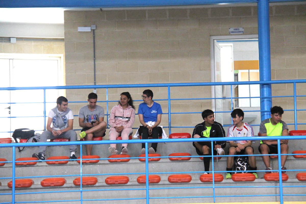 nohaylimiteyecl's tweet photo. Poco público en esto del deporte adaptado ,pero muchas ilusiones ,sueños y disfrute del mejor deporte en estado puro.
Nuestros chicos sacaron el partido adelante por un 8-2 contra los amigos de Lorca .
#yecla
#fedemips https://t.co/Q6L0heEk6V