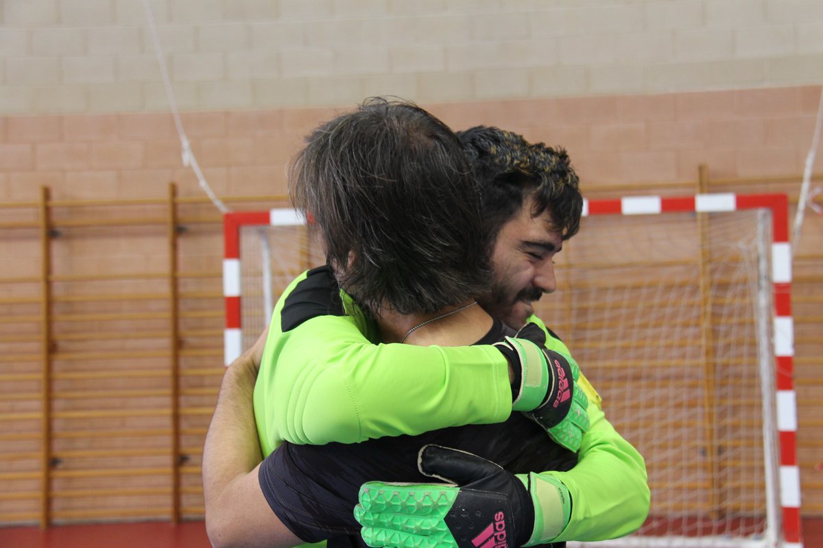 nohaylimiteyecl's tweet photo. Poco público en esto del deporte adaptado ,pero muchas ilusiones ,sueños y disfrute del mejor deporte en estado puro.
Nuestros chicos sacaron el partido adelante por un 8-2 contra los amigos de Lorca .
#yecla
#fedemips https://t.co/Q6L0heEk6V