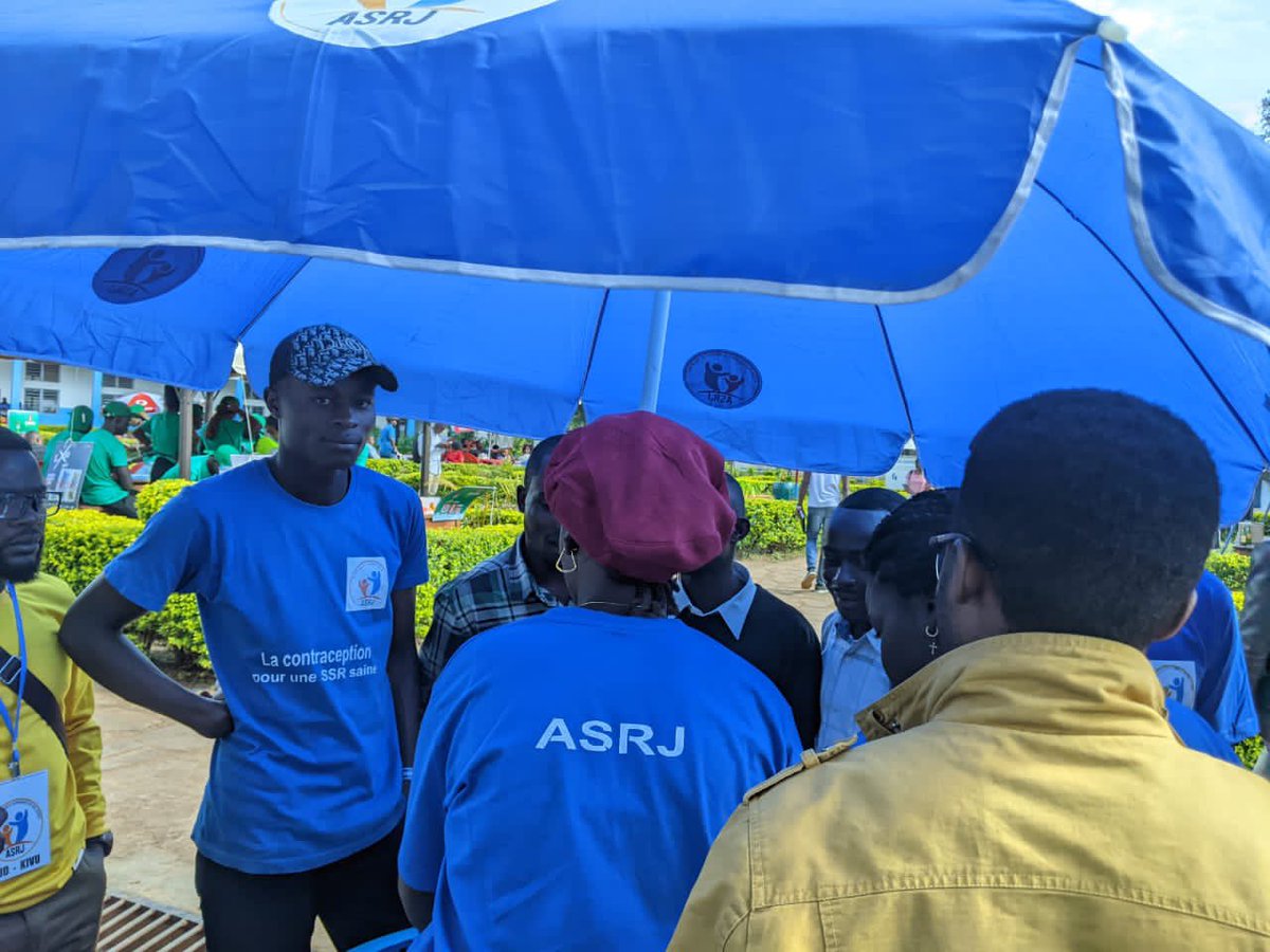 Asrjrdcongo's tweet photo. Les milieux #universitaires sont des milieux #multiculturels.
Toutes les informations #erronées sur la SSR et les pratiques #rétrogrades : harcèlement et violences sexuels y sont monnaie courante. Les prévenir en fournissant la bonne information aux nouveaux est salvateur. https://t.co/Wgyvwgn7jk