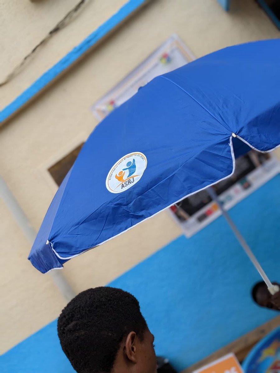Asrjrdcongo's tweet photo. Les milieux #universitaires sont des milieux #multiculturels.
Toutes les informations #erronées sur la SSR et les pratiques #rétrogrades : harcèlement et violences sexuels y sont monnaie courante. Les prévenir en fournissant la bonne information aux nouveaux est salvateur. https://t.co/Wgyvwgn7jk