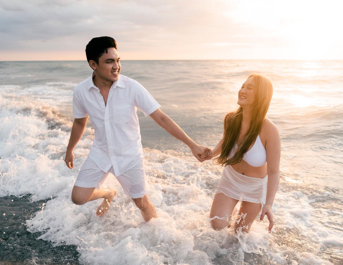frnzlloyd's tweet photo. My favorites from Karl and Jessa's engagement session. Good times with good people! https://t.co/as4mvNxo4I