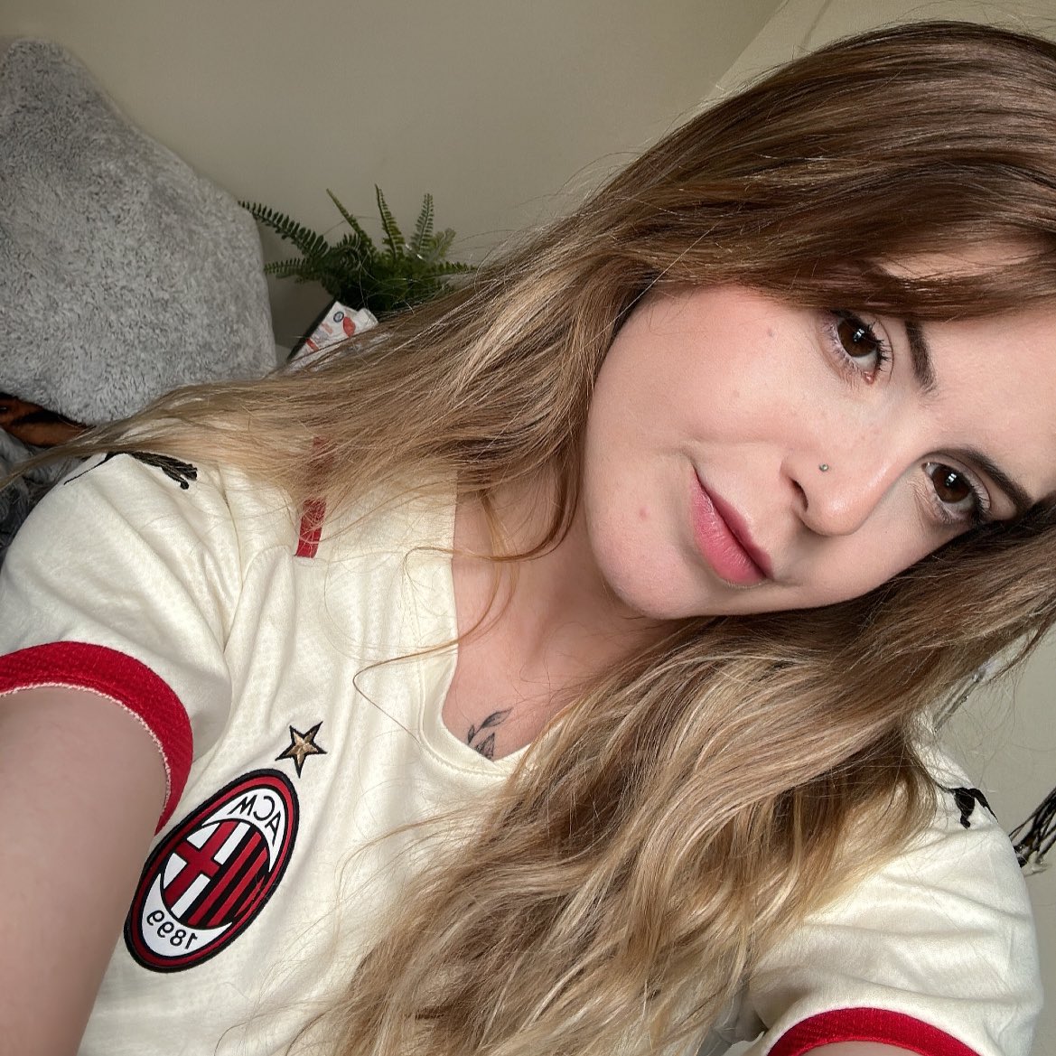 Fikayo Sophori ❤️🖤 tweet media