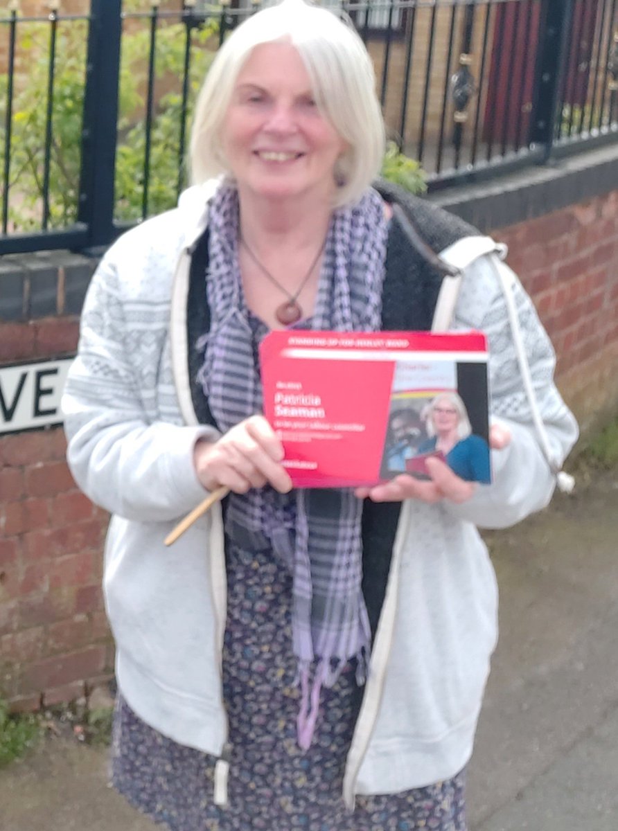 Rupinder2010's tweet photo. Second session of the day for amazing @seaman_pat in Henley ward. Good work of the @UKLabour and @CoopParty-operative Party is only way to make a difference in the area of @WMLabour  Many thanks to @Cet1958Thomas for lift . #VoteforLabour on 4th May 2023.  https://t.co/D1bXtXmgfA https://t.co/4KOd8e2GBt