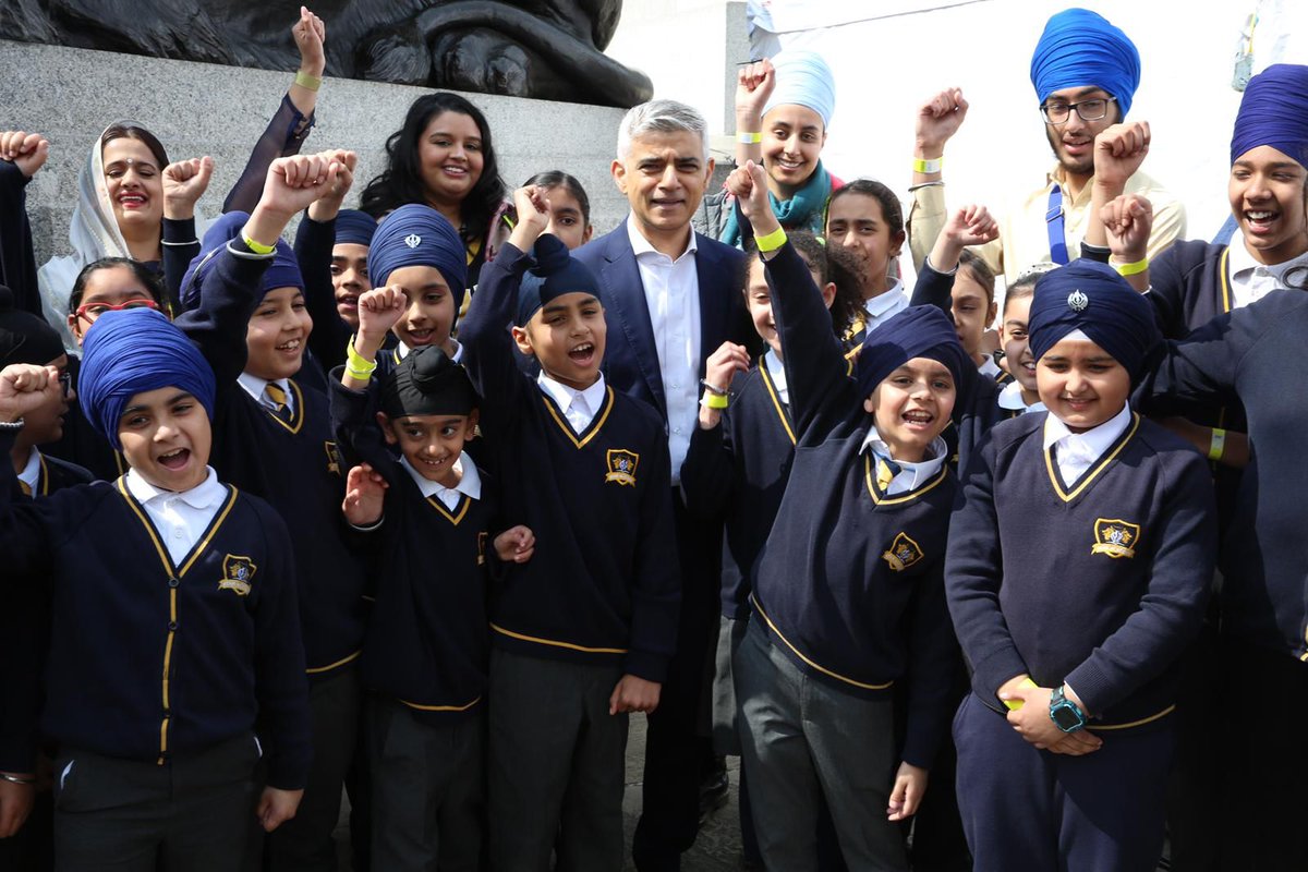 MayorofLondon's tweet photo. Sikh Londoners make a huge contribution to the spirit and success of our city. It was fantastic to celebrate Vaisakhi with Londoners from all backgrounds in the heart of our capital today. https://t.co/QiZjgZMBb0