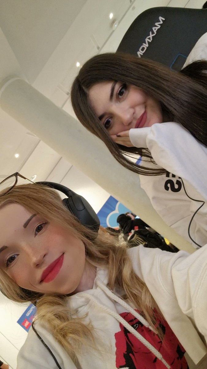 JOUR 2 AU @Battle4Event 🫶✨️
twitch.tv/vmayura #Battle4