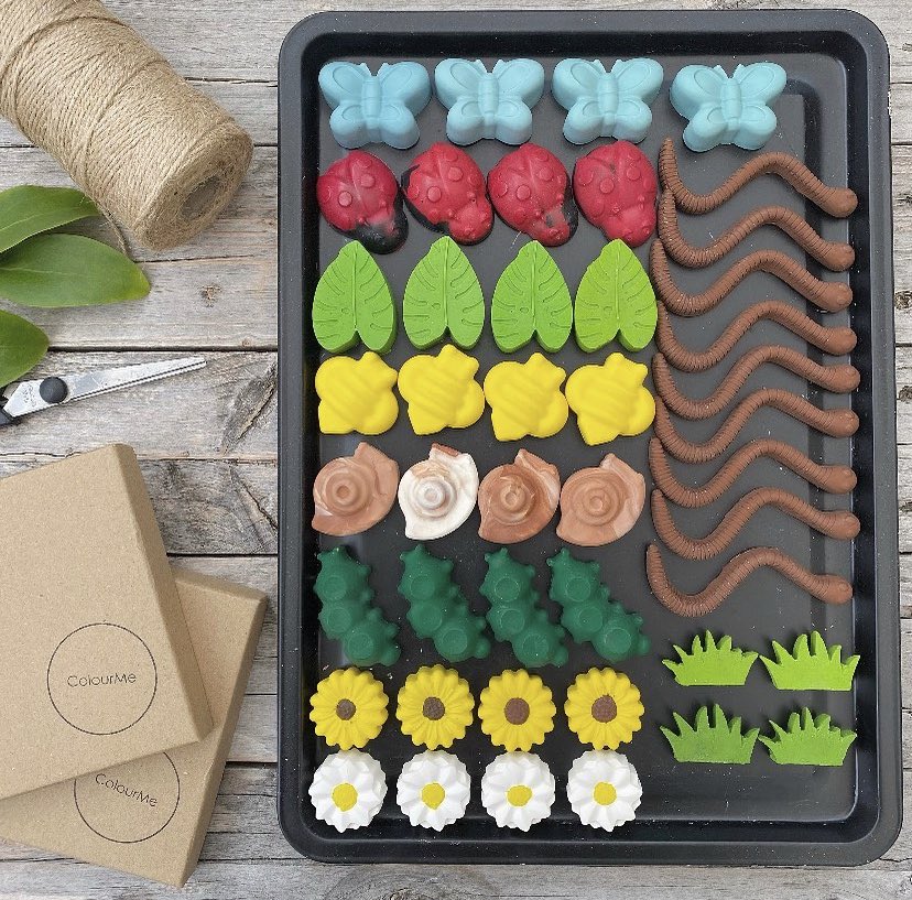ColourmeLincoln's tweet photo. #BTS boxing up our ColourMe ‘Mini Beast’ crayon set 🐛🌿 
.
https://t.co/uzLG8EDuKb 
.
#crayons #waxcrayons #colourmelincoln #smallbusiness https://t.co/0PLmK0mg15