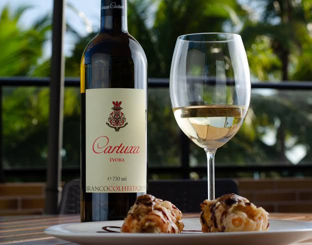 mvisol's tweet photo. https://t.co/k5MhrTYwWf
*_Nova safra_* 
🇵🇹 *Cartuxa Évora Colheita Branco 2021 - 750ml* 🇵🇹
Muito harmonioso com um aroma fino e cítrico
De: R$ 214,70
Por: R$ 189,90 cada (no cartão)
ou
R$ 180,41 cada (via Pix) #vinho #wine #vinhobranco #sp #br #vinhozinho #winelovers #sábado https://t.co/qstutMjvqp