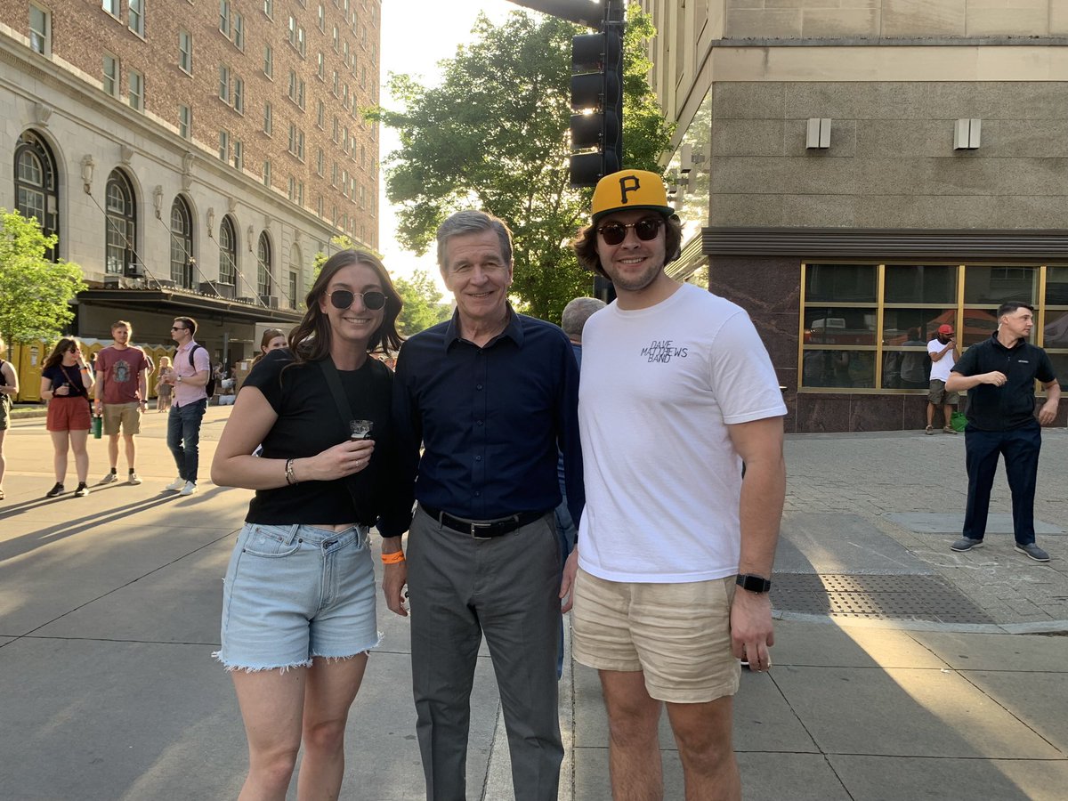 Look who I met last night at Brewgaloo!! <a href="/NC_Governor/">Governor Josh Stein</a> 🤩