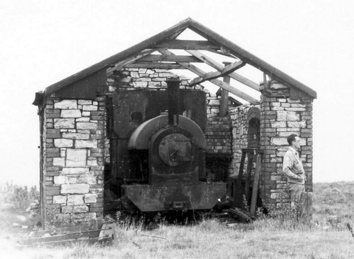 VoughtSikorsky's tweet photo. Built in 1904 for the 2ft 3in Penwyllt Silica Brick Co. Ltd, Tattoo W/N 859 Gwendolen worked the quarries atop their incline until closure in 1939. Sought by the Talyllyn for spares, it wrecked itself attempting to be brought down the incline &amp; was scrapped onsite in May 1954. https://t.co/GqD28klPMZ