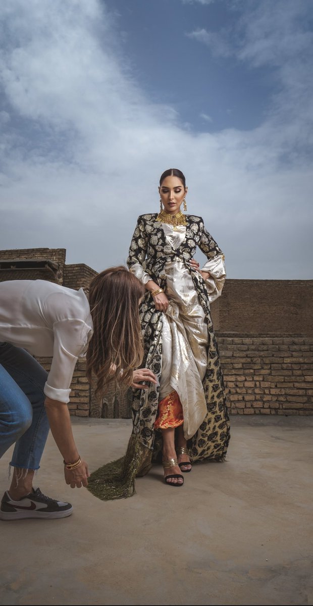 LaraDizeyee's tweet photo. Dear world- Dream with me.

“Dream” design, by Lara Dizeyee ⅃D design. 

#kurdistan #dream #fortheworld #fashion #style #passion #designer #fortheculture #runway #dizeyee https://t.co/BfQz7Z5BDb