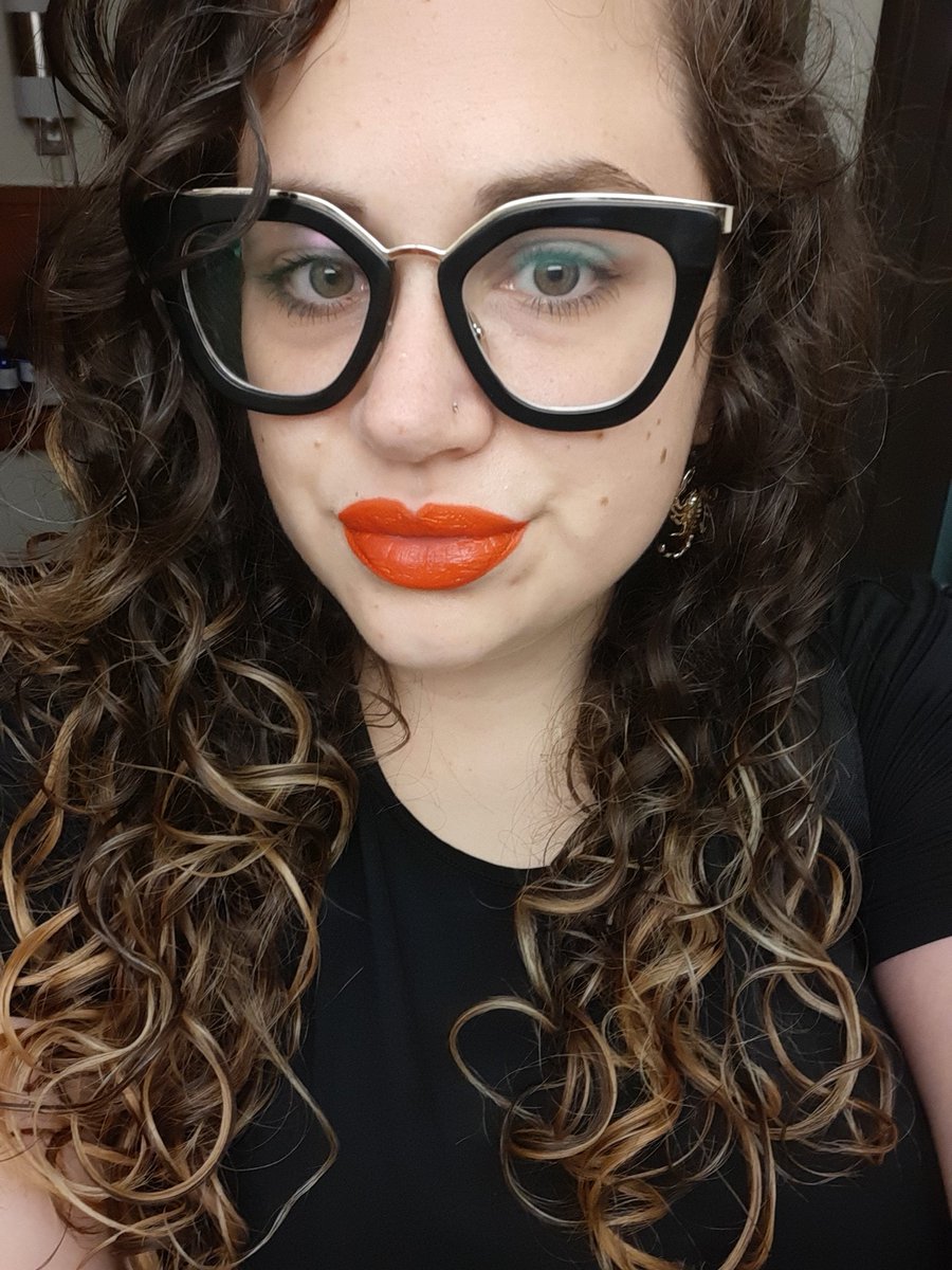 JadedHalifax's tweet photo. Gave up and bought a hair dryer with a diffuser from the nearby Walmart. 😁 #CurlyHairDontCare #AboutTheMoney #reallycare #aboutmyhair https://t.co/YCn5g7Gtmq