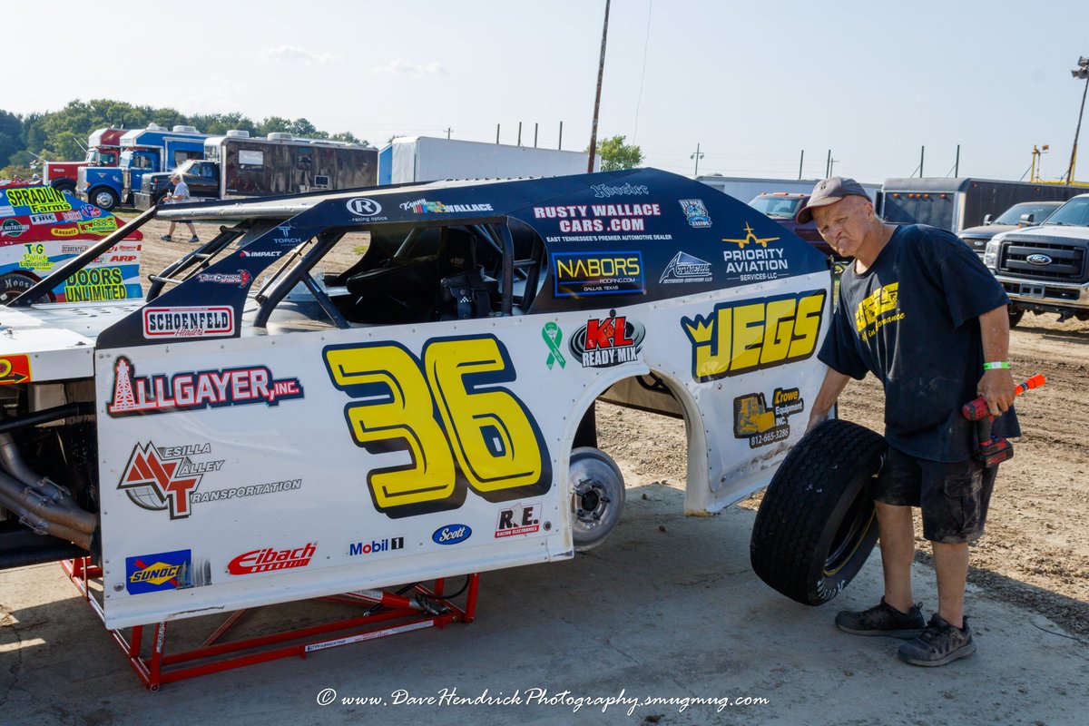 DavidHe18520439's tweet photo. Sprint cars and Late Models aren't the only classes I love. #Mods #UMPMODS #HellTour #Summernationals #I96Speedway https://t.co/kchpgDfLUb