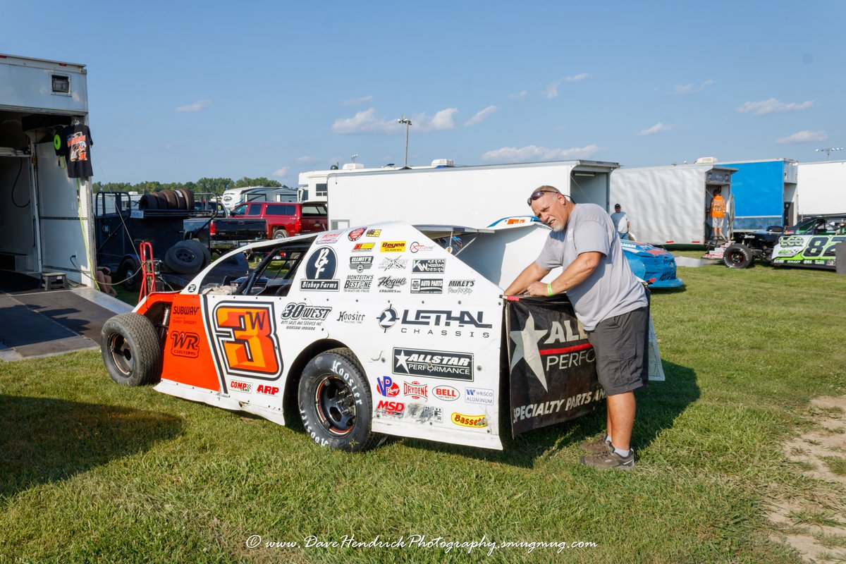 DavidHe18520439's tweet photo. Sprint cars and Late Models aren't the only classes I love. #Mods #UMPMODS #HellTour #Summernationals #I96Speedway https://t.co/kchpgDfLUb