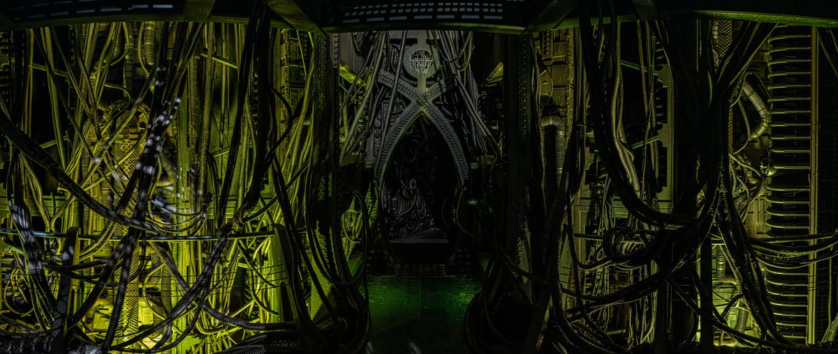 DaveBlass's tweet photo. Returning to the Borg.  For #StarTrekPicard we wanted to go back to the Voyager/First Contact era look, but decrepit. @KITST7LEN was the mastermind here. Blending eras of Borg to create the world.  We even recreated the original Borg wall texture panels. https://t.co/MpVmbIVZCd