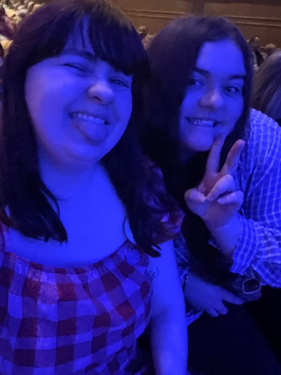 Molly 🦇 tweet media