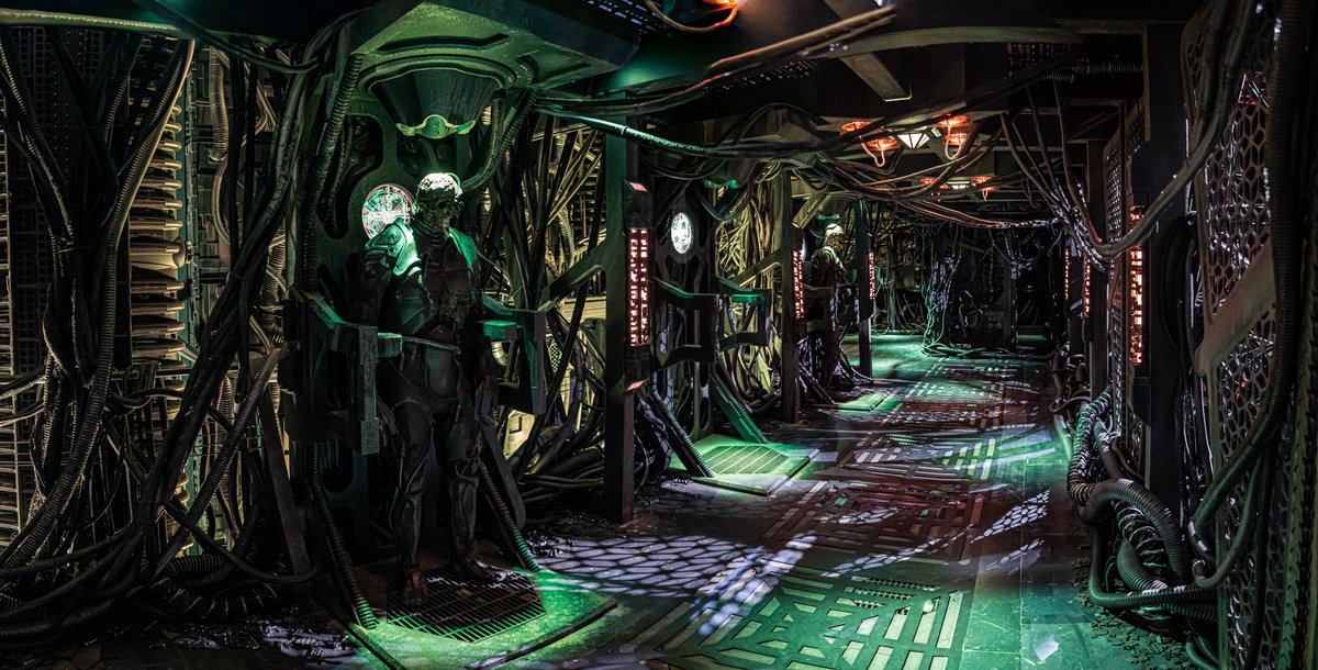 DaveBlass's tweet photo. Returning to the Borg.  For #StarTrekPicard we wanted to go back to the Voyager/First Contact era look, but decrepit. @KITST7LEN was the mastermind here. Blending eras of Borg to create the world.  We even recreated the original Borg wall texture panels. https://t.co/MpVmbIVZCd