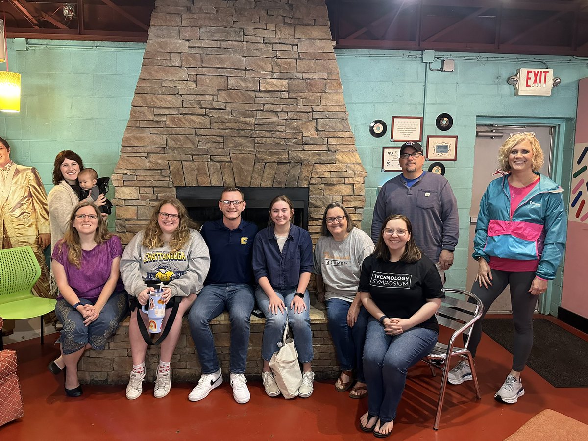 juliedavisEDU's tweet photo. Great day with these Chattanooga area educators! Last #chaEDU #coffeeEDU of the school year. https://t.co/MohuKbbdFU