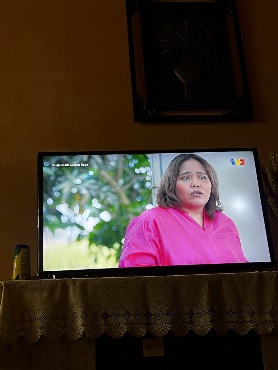 brgsjks's tweet photo. Okay aku rasa Noreen ni memang power berlakon. Kalau dia kurangkan sikit buat video &amp; fokus dalam dunia berlakon, mungkin boleh pergi jauh. https://t.co/ISVkcF87cC