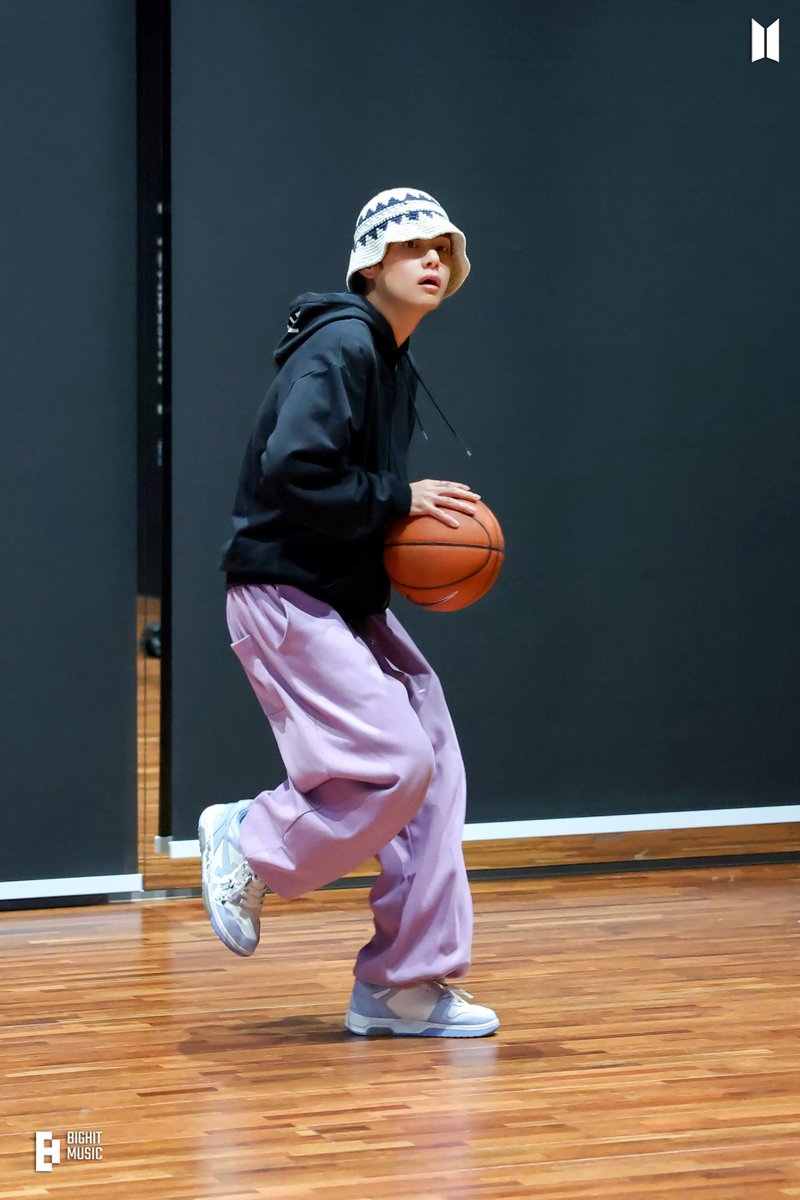 Dhruv34988277's tweet photo. @taeguide We love you Kim taehyung
We love you taehyung
We love you taehyung
We love you taehyung https://t.co/REn1TEKlEv