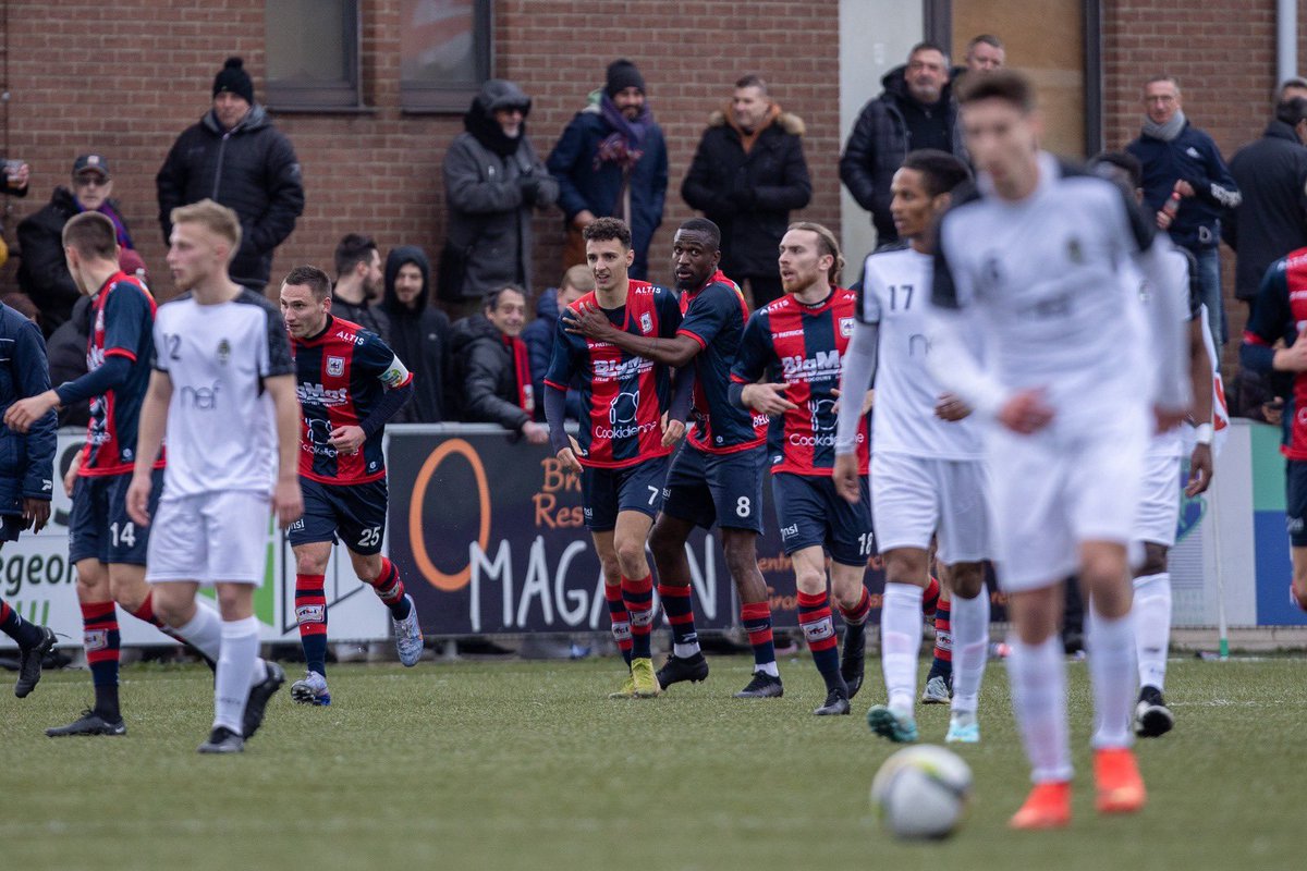 Le <a href="/rfcliege/">RFC Liège</a> peut officialiser sa montée en #D1B ce samedi soir : il doit battre <a href="/WinkelSport4408/">WinkelSportOfficial</a> et espérer une défaite de la <a href="/raal_be/">RAAL La Louvière</a> sur le terrain de <a href="/SportCharleroi/">Royal Charleroi Sporting Club</a> B