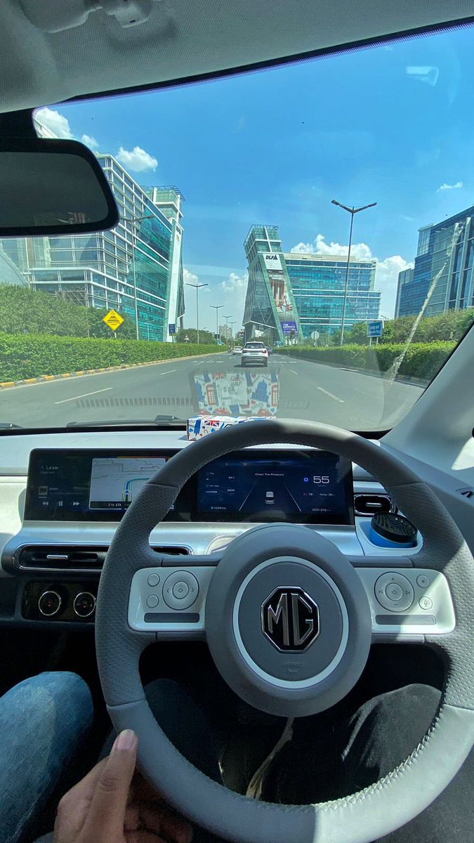 ManAndMotor's tweet photo. Today we drove the #MGCometEV and curated detailed content on this which will be soon up for you guys. Do let me know your opinions about the new #CometEV in the comments ! @MGMotorIn #ManAndMotor https://t.co/ch0ur9jO5B
