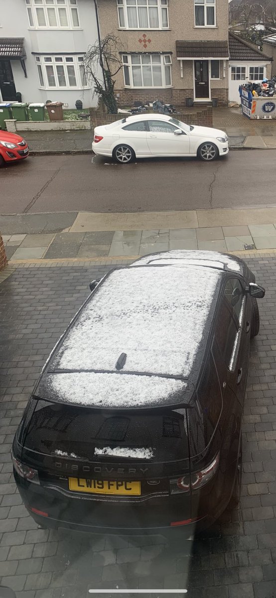 PLEASE RETWEET - My mum’s black Range Rover discovery sport was stolen yesterday evening from Belgravia gardens, BR1, Bromley . Please look out for it and contact with any information!