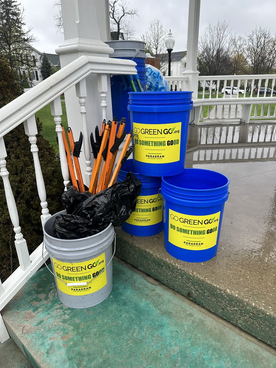 GoGreenGo_Org's tweet photo. It’s #EarthDay, and Mother Nature is teasing us today with some rain, but put on your boots a jacket and come join us! @CityofHudsonOH @RenewableHudson   #plog #PlasticPollution https://t.co/6v6WWZRLGM