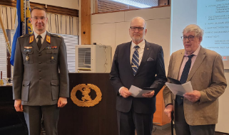 kadettikunta's tweet photo. Kadettikunnan kevätkokouksessa 22.4.2023 Porin Prikaatissa kutsuttiin  kenraalimajuri Juha-Pekka Liikola Kadettikunnan 33. kunniajäseneksi ja everstiluutnantti Olavi Wetterstrand  Kadettikunnan 34. kunniajäseneksi. https://t.co/pxAuRJ3jkn https://t.co/eXRXCo6Kb5