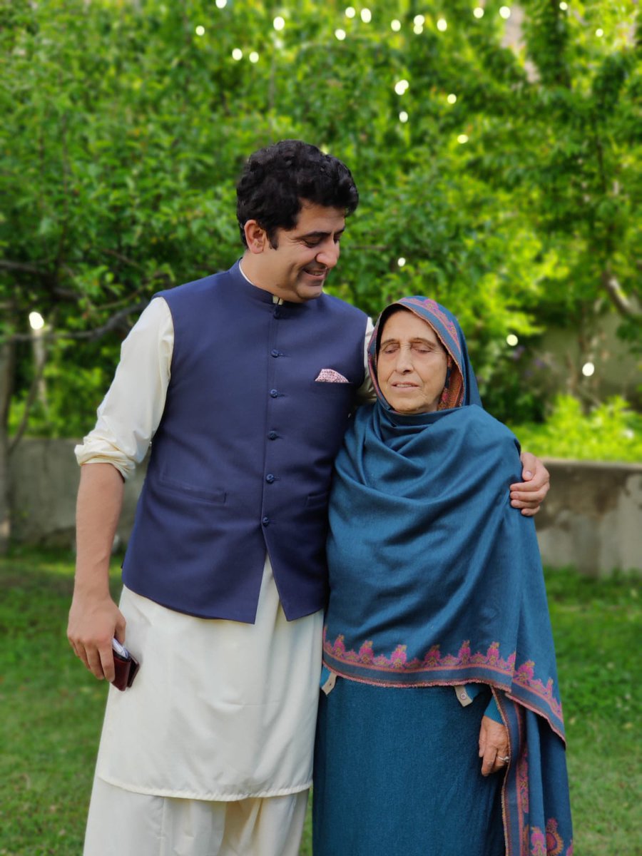 ZaeemZia's tweet photo. I look upto them!

And the beat eid is, the one spent with them! Aaji and Baba,❤️💕

Eid mobarak to everyone.

#EidMubarak #AajiBuba #BeautifulGilgit #GilgitBaltistan https://t.co/WyTcRZgT5H