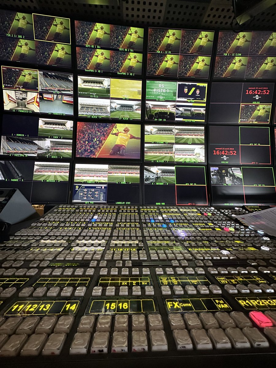 FRWaizer's tweet photo. De retour dans le plus beau bureau de travail ! #MS15 https://t.co/WreWXJBBp8