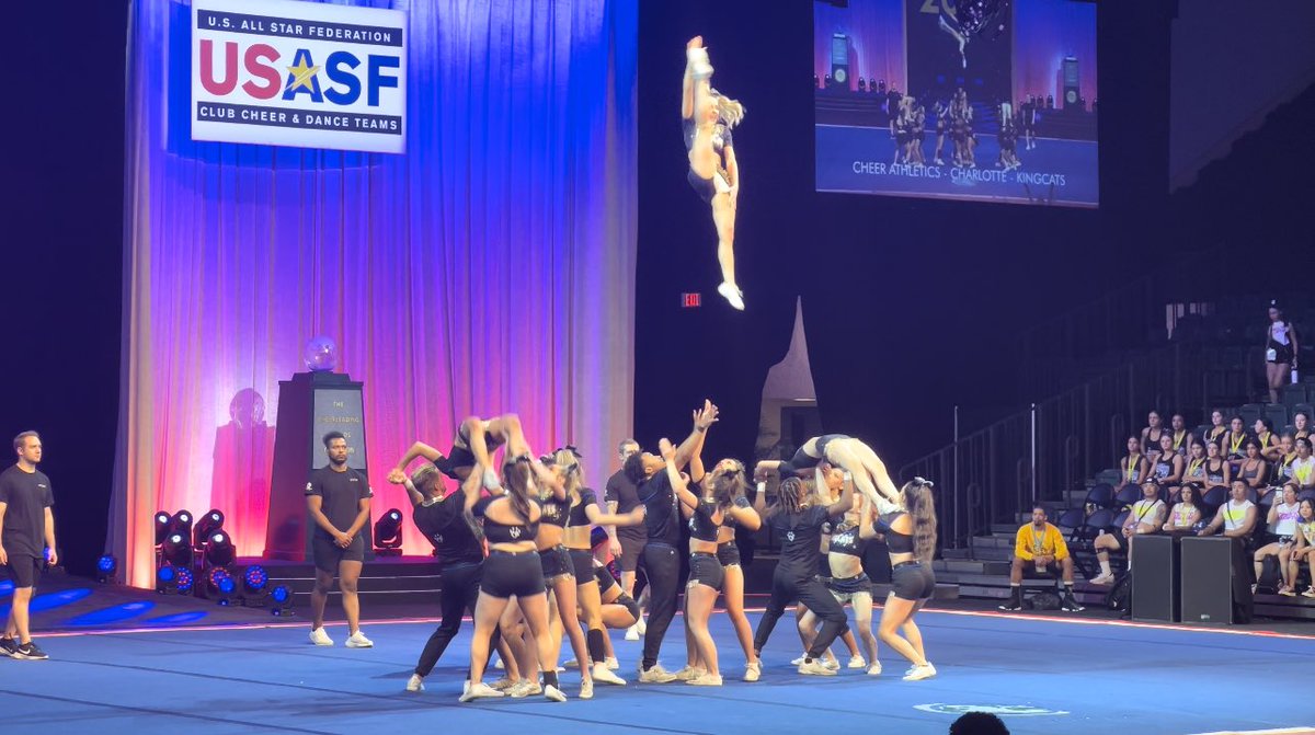 WOW <a href="/KingCats_CA/">KingCats</a>!!! That was some BEAUTIFUL cheerleading! 😻💪🏼 #Prime9