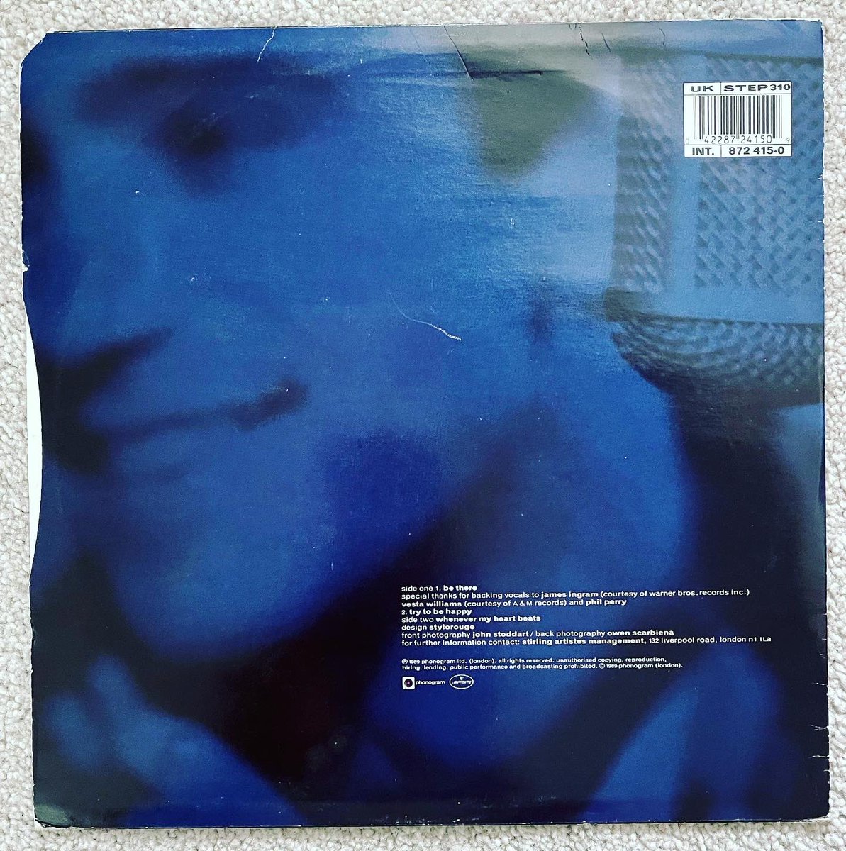 Poplifer73's tweet photo. Saturday Sounds.
Clive Griffin “Be There”.
10” Single.
1989 Phonogram/Mercury Records.
@MRSSLEAZE
#CliveGriffin #Vinyl #TenInchVinyl #SaturdaySounds https://t.co/8s6pFS8G08