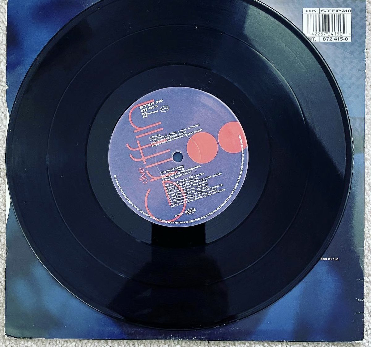Poplifer73's tweet photo. Saturday Sounds.
Clive Griffin “Be There”.
10” Single.
1989 Phonogram/Mercury Records.
@MRSSLEAZE
#CliveGriffin #Vinyl #TenInchVinyl #SaturdaySounds https://t.co/8s6pFS8G08