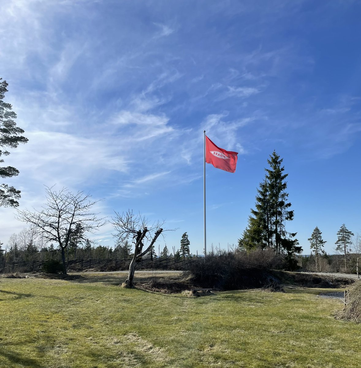 gnageren's tweet photo. Fint vær her borte på Østlandet. Det er vakkert @gjertm @skbrann @BrannOest @DiasporaBergen @eliteserien #brannambassadør https://t.co/WTIDzhy4Zj