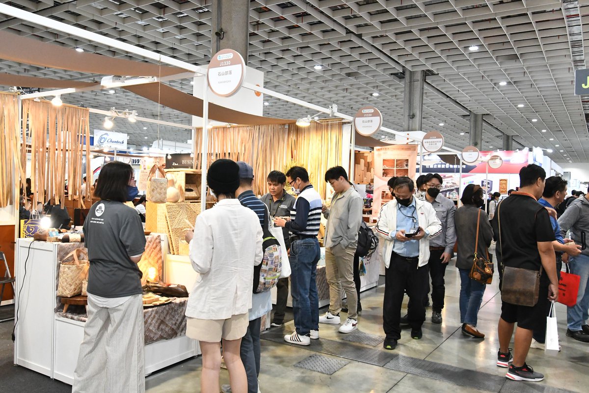 WoodTaiwan's tweet photo. Day 3 at WOOD TAIWAN 2023 has been filled with hands-on experiences and craftsmanship. Keep it up! #WOODTAIWAN2023 #Day3 https://t.co/fD8gudSNER