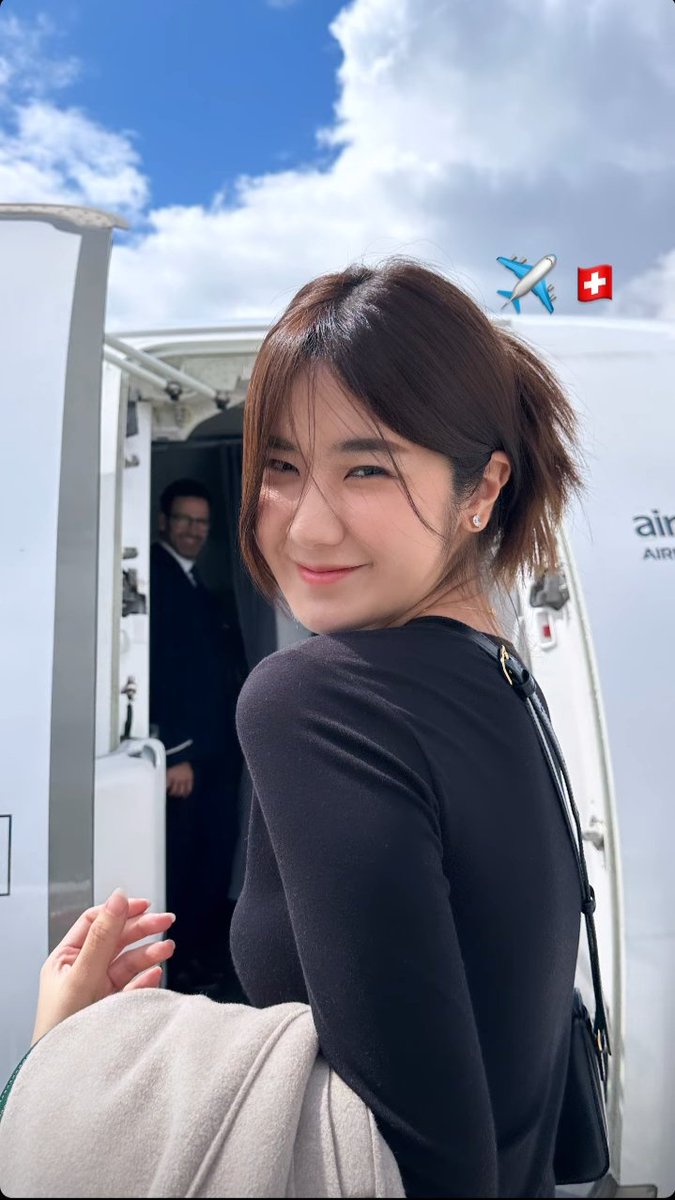 Daradar31504738's tweet photo. ที่จริงถ้าพูดตรงๆว่าเธอเป็นกะหรี่ตัดคำว่าไอดอลออกมันก็ไปแปลกนะที่เธอไปเย็ดกับใครเพราะปกติเธอก็เป็นกะหรี่อยู่แล้วยุคนี้ยุคทองของพวกกะหรี่ไอดอล นี่เธอก็บินไปขายหีต่างประเทศอีกแล้ว ลงigก็ใส่หัวใจสีสลิ่มเธอได้เงินอีก  กะหรี่ยุคนี้ก็ยังงี้ล่ะดูเอาแต่ละตัว พวกกะหรี่สลิ่มขายหีแดก อีดอก https://t.co/Mj0ntlAztl