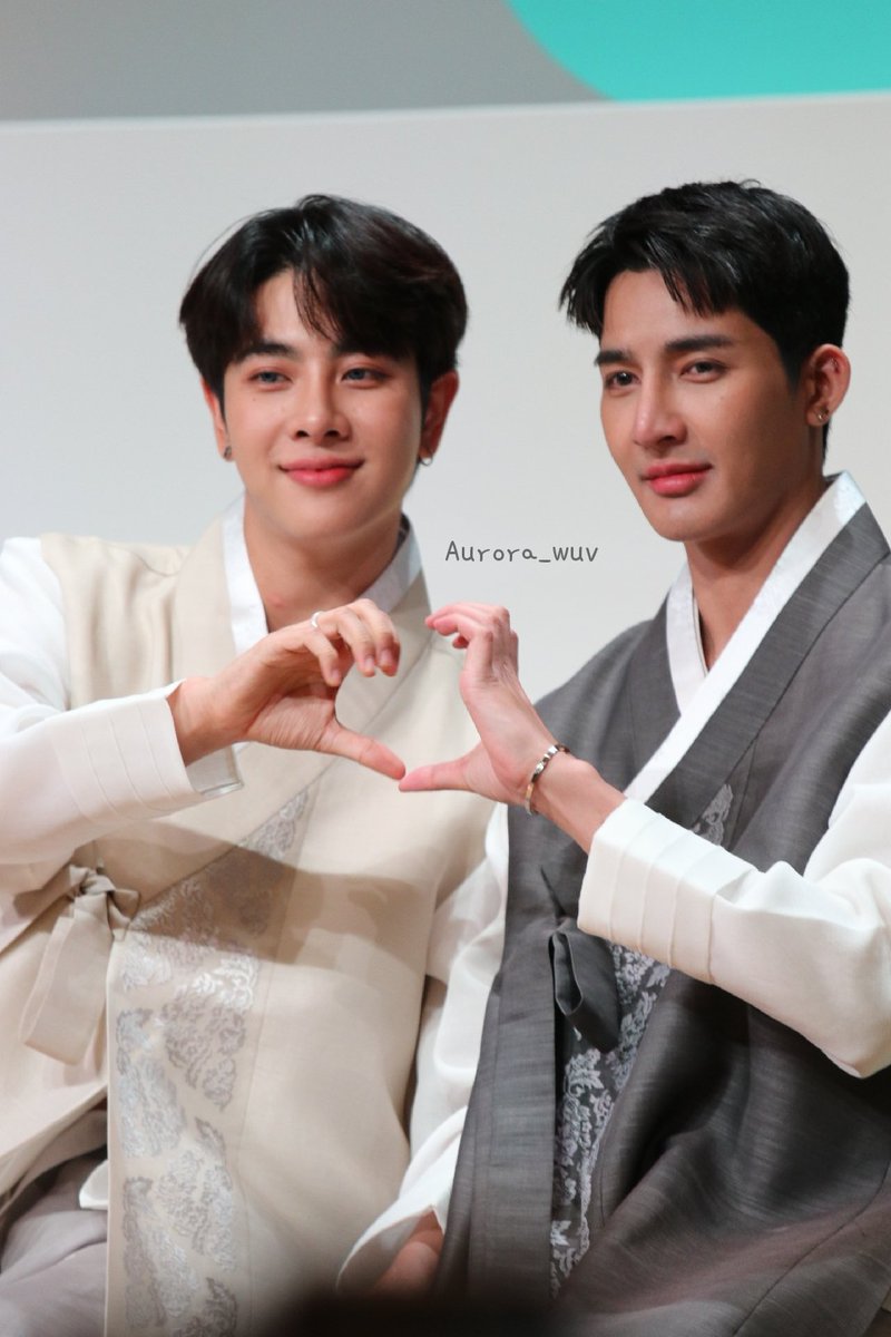 Aurora_wuv's tweet photo. 2023.04.22 GMM FANDAY Seoul EarthMix Playlist 

YT Uploaded HD video completed,
Playlist 

🔗https://t.co/cCT7IPhXpX

#GMMTVFANDAY3 
#EMJDfandayxSEOUL #EarthMix #earthpirapat #mixxiw https://t.co/cPCpTtaZaT