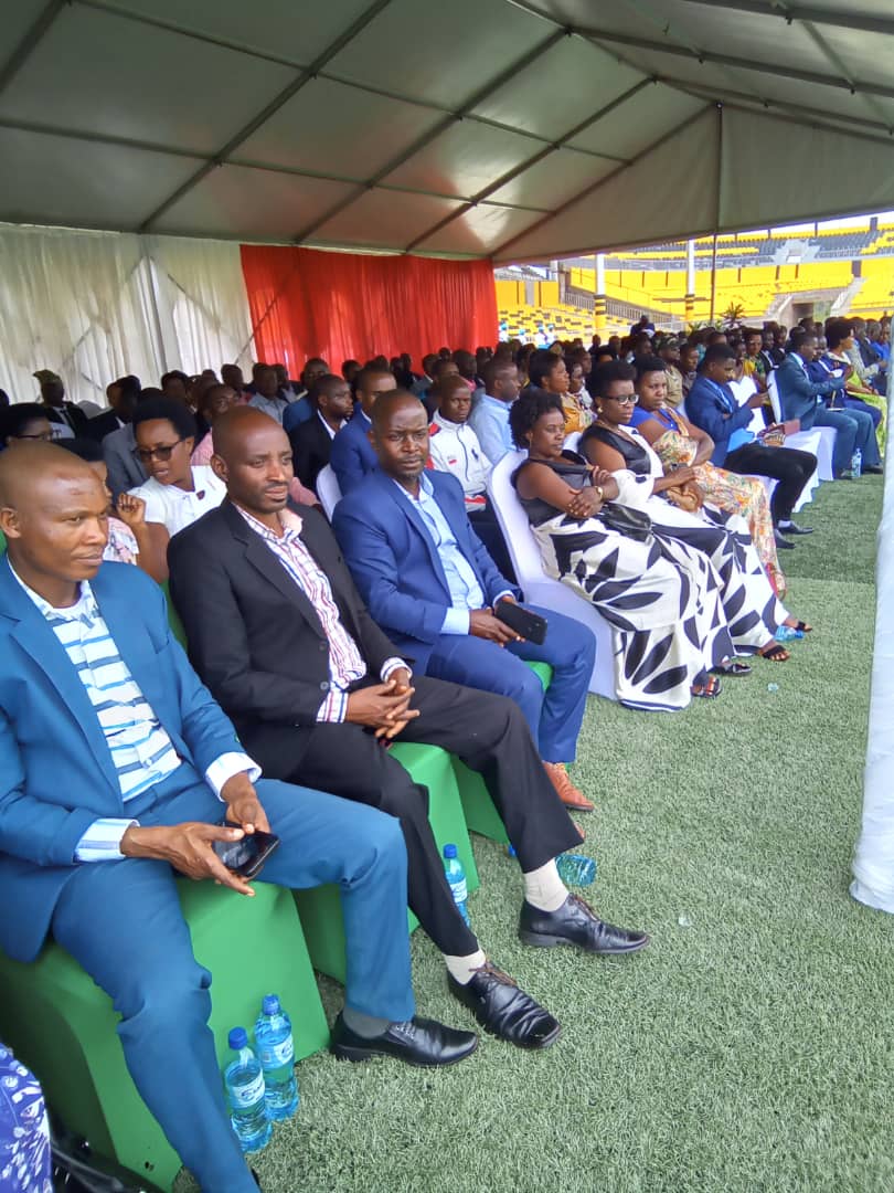 burungaProvince's tweet image. Imvukira z'intara za @makambaProvince,@BururiProvince,@RutanaProvince na @RumongeProvince zigize intara nshasha ya #Burunga zahuriye ku kibuga #Nkurunziza_Peace_Park_Complex_Stadium i Makamba bakaba baganiy ibijany no gukomeza ubumwe n'iterambere ry'iyo ntara nshashao
@NtareHouse