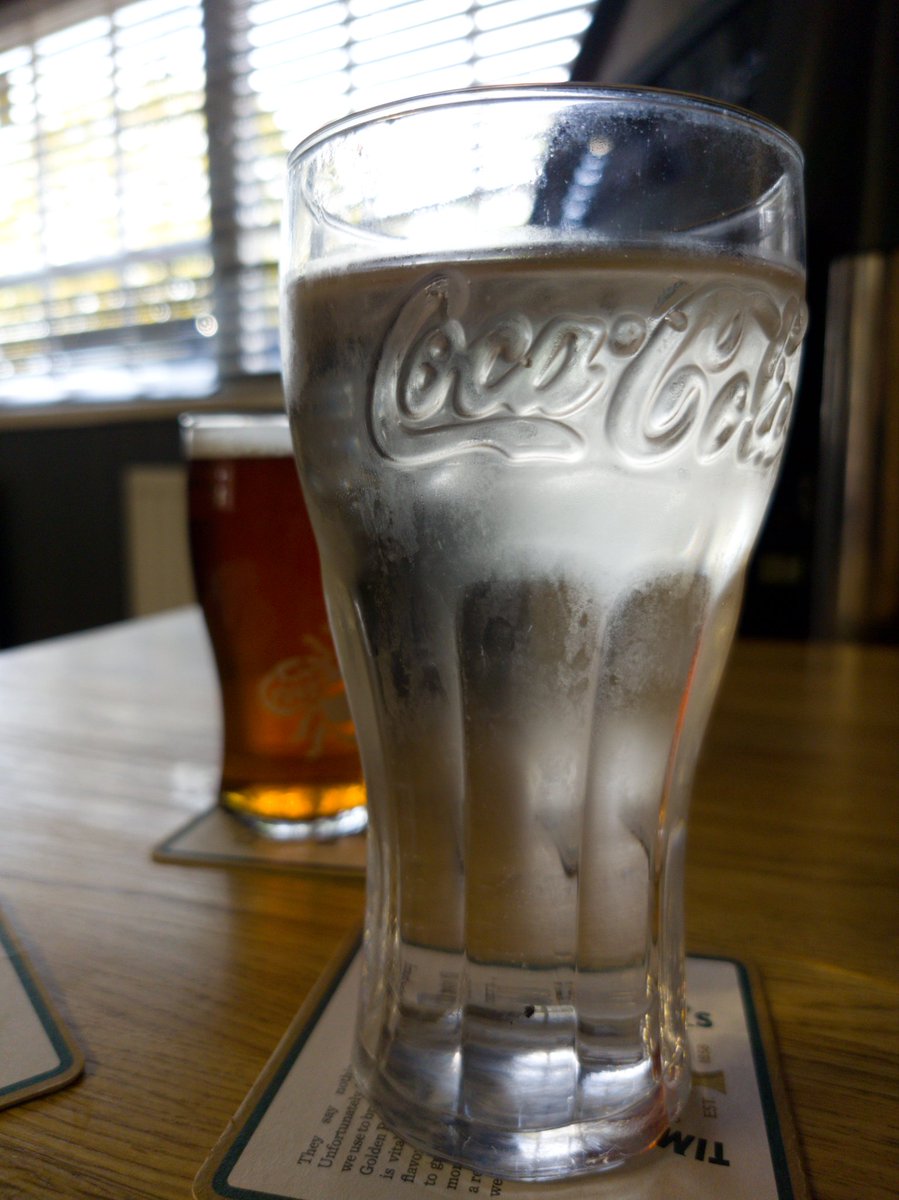 dpgregory's tweet photo. Eighteenth drink on the @ReadingCAMRA ale trail @ Bell and Bottle. Lemonade due to driving https://t.co/HJkNv6taXf